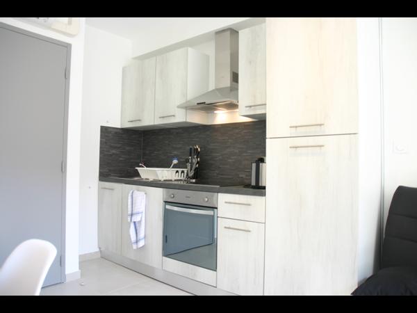 Colocation / Appartement 3 pièces de 42 m², Avignon, Rue Pommier / Photo 2