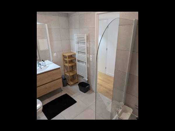Colocation / Appartement 6 pièces de 86 m², Clichy, Rue Petit / Photo 2