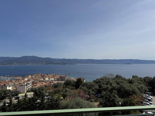 Location / Appartement 3 pièces de 87 m², Ajaccio, Avenue de la Liberation / Photo 12