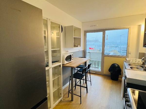 Colocation / Appartement 5 pièces de 70 m², Lyon, Rue des Cuirassiers / Photo 7