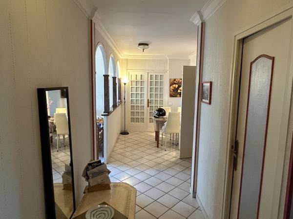 Colocation / Appartement 5 pièces de 110 m², Vénissieux, Rue Ernest Renan / Photo 2