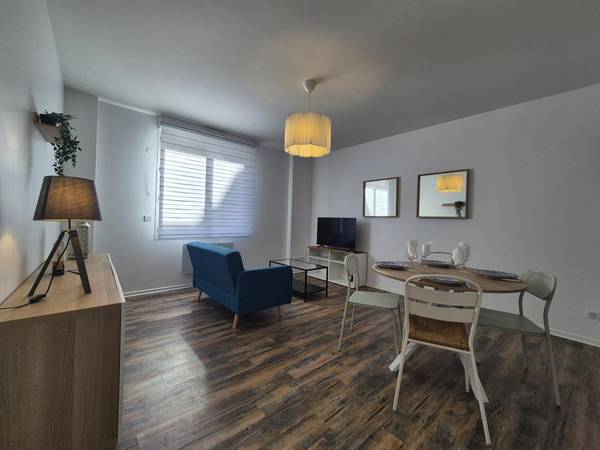 Location / Appartement 2 pièces de 40 m², Reims / Photo 2