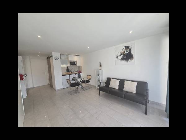 Location / Studio de 30 m², Cannes, 38 Boulevard du Midi Louise Moreau / Photo 6
