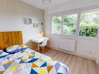 Room share / 6 rooms apartment · 92 m², Écully, Ter Rue Marietton