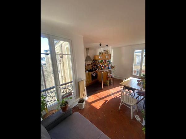Sous-location / Appartement 4 pièces de 80 m², Paris, Rue de l'Evangile / Photo 2