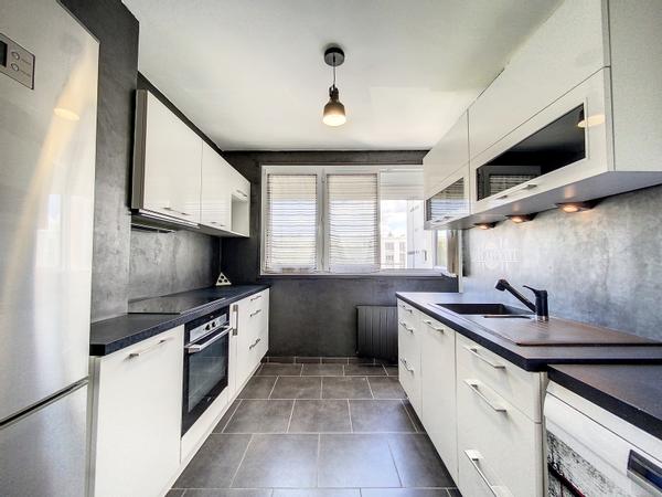 Colocation / Appartement 5 pièces de 82 m², Orléans, Allée des Merisiers / Photo 2