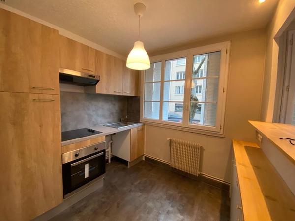 Colocation / Appartement 3 pièces de 53 m², Villeurbanne, Rue François Gillet / Photo 2