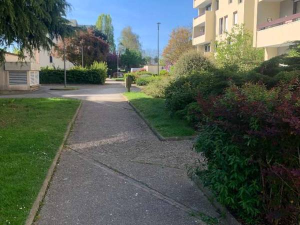 Colocation / Appartement 6 pièces de 103 m², Évry-Courcouronnes, Square Gutenberg / Photo 2