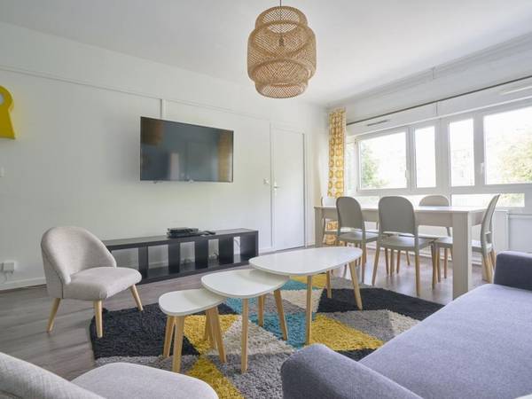 Location / Appartement 6 pièces de 102 m², Reims, Rue du Cardinal Suhard / Photo 2