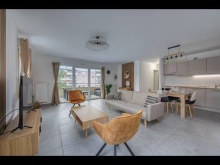 Colocation / Appartement 4 pièces de 85 m², Saint-Julien-en-Genevois, Avenue de Ternier