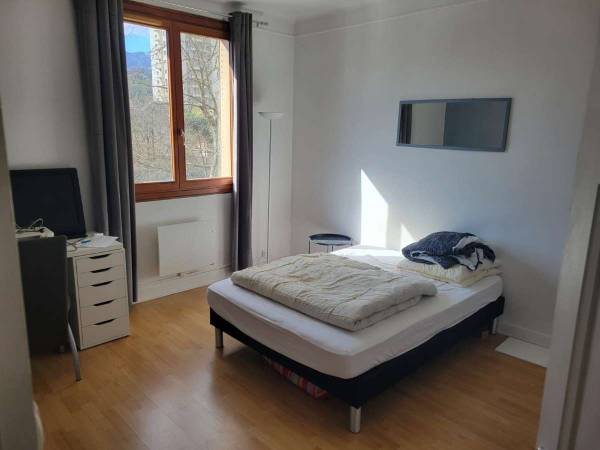 Colocation / Appartement 3 pièces de 48 m², Chambéry, Quai de la Rize / Photo 2