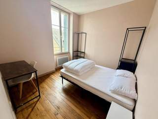 Colocation / Appartement 4 pièces de 90 m², Orléans, Rue du Devidet