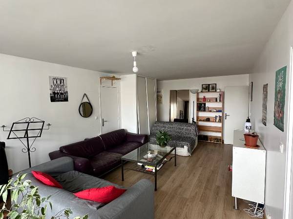 Colocation / Appartement 4 pièces de 77 m², Ivry-sur-Seine, Rue Pierre Et Marie Curie / Photo 2