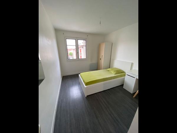 Colocation / Appartement 4 pièces de 67 m², Villeurbanne, Rue Anatole France / Photo 2