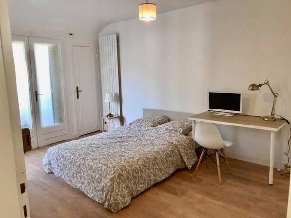 Colocation / Appartement 5 pièces de 19 m², Antony, Rue Einstein / Photo 2