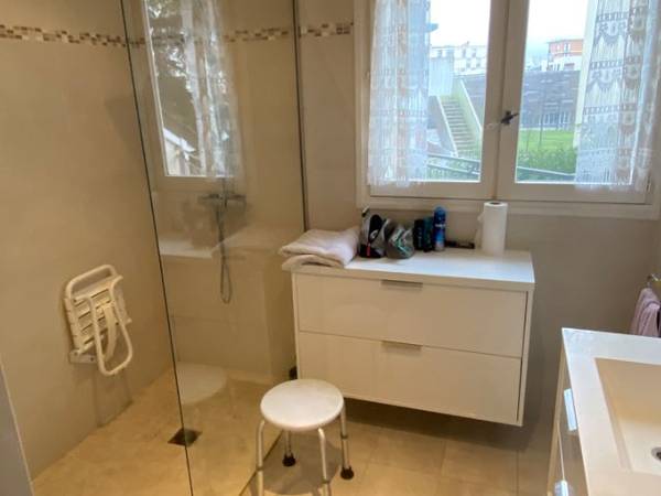 Colocation / Appartement 5 pièces de 19 m², Antony, Rue Einstein / Photo 4