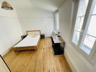 Flatsharing / 10-bedroom flat · 197 m², Bourges, Place Planchat