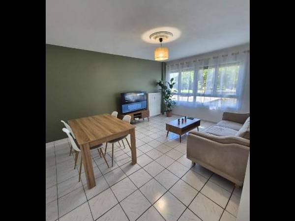 Chambre pour étudiant / Appartement 4 pièces de 76 m², Caen, Place Champlain / Photo 2