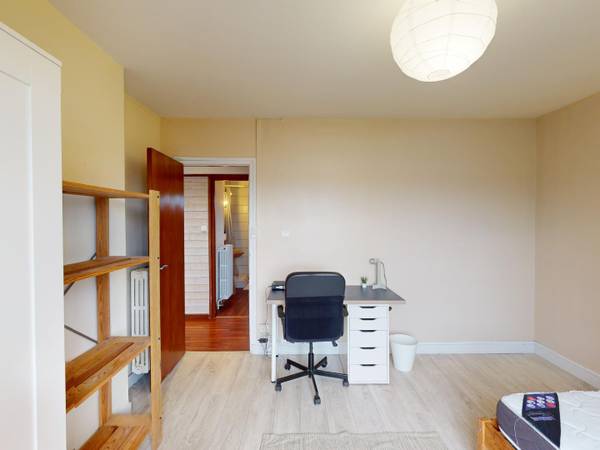 Colocation / Appartement 4 pièces de 69 m², Rennes, Résidence Saint-Jean-Baptiste de la Salle / Photo 2