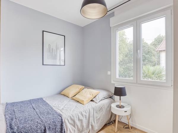 Colocation / Maison 12 pièces de 310 m², Romainville, Rue du Progrès / Photo 25