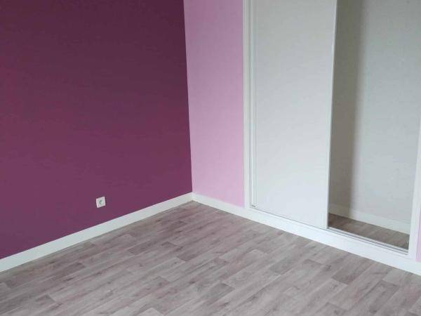 Location / Appartement 4 pièces de 86 m², Bar-sur-Aube, R Thibesart / Photo 2