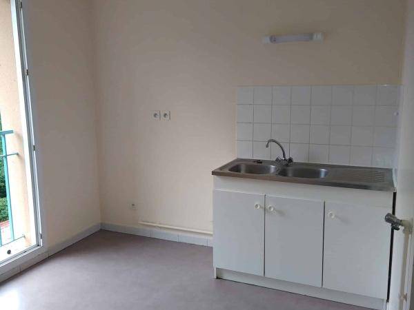 Location / Appartement 4 pièces de 86 m², Bar-sur-Aube, R Thibesart / Photo 5