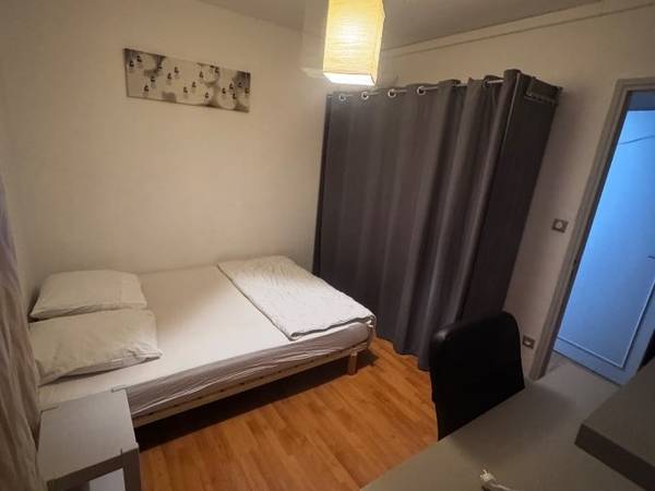Colocation / Appartement 5 pièces de 72 m², Saint-Martin-d'Hères, Avenue Gabriel Peri / Photo 2