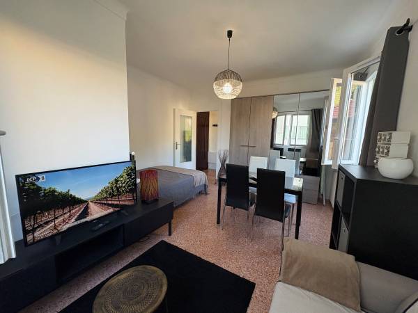 Location / Appartement 1 pièce de 31 m², Nice, Avenue Cyrille Besset / Photo 2