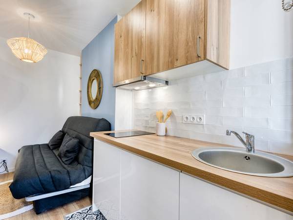 Rental / Studio · 13 m² , Paris, Boulevard Barbès / Photo 2