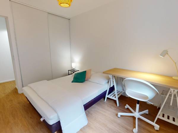 Colocation / Appartement 5 pièces de 80 m², Lyon, Avenue du 25e Régiment de Tirailleurs Sénégalais / Photo 2