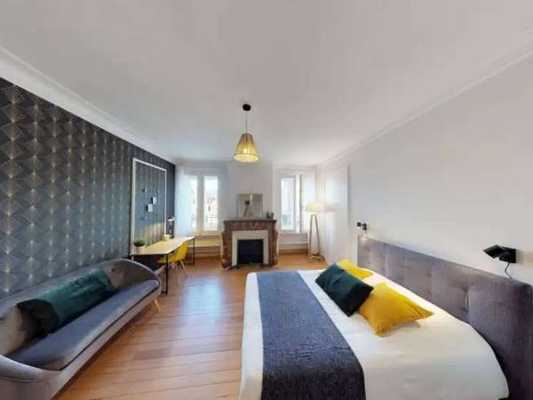 Colocation / Appartement 8 pièces de 143 m², Bordeaux, Rue Vital Carles / Photo 2