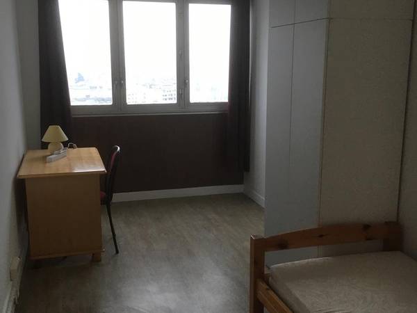 Colocation / Appartement 4 pièces de 83 m², Châteauroux, Pl Saint Cyran / Photo 2