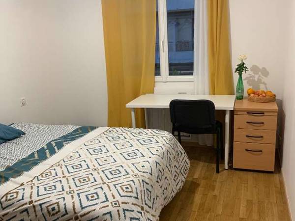 Colocation / Appartement 4 pièces de 65 m², Bron, Rue Pierre Curie / Photo 4