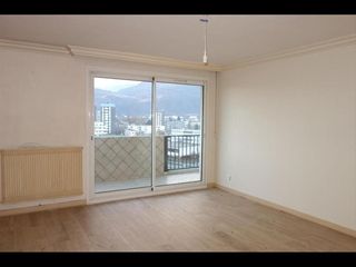 Rental / 3-bedroom flat · 69 m², Grenoble, Rue Paul Claudel