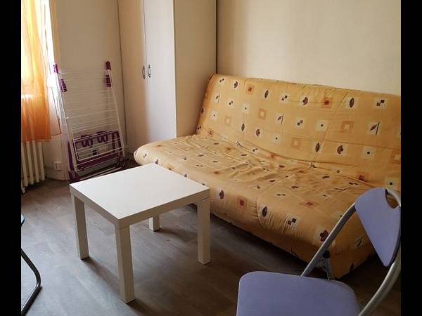 Location / Appartement 1 pièce, Angoulême / Photo 2