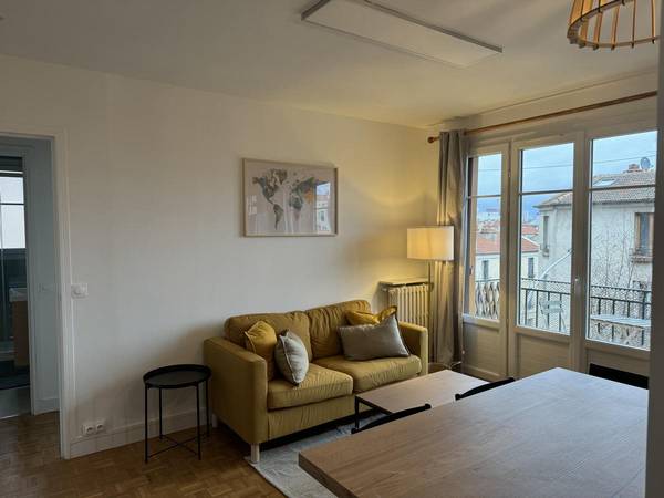 Colocation / Appartement 4 pièces de 58 m², Ivry-sur-Seine, Rue Gabriel Péri / Photo 2
