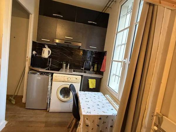 Location / Appartement 1 pièce de 12 m², Paris, Rue Viala / Photo 2