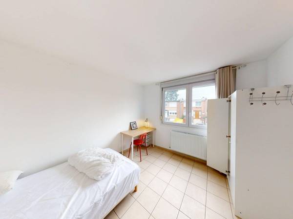 Colocation / Maison 9 pièces de 144 m², Mons-en-Barœul, Rue du Poitou / Photo 2