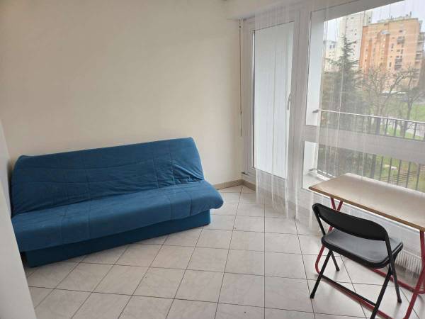 Colocation / Appartement 5 pièces de 81 m², Créteil, Rue du Général de Larminat / Photo 2