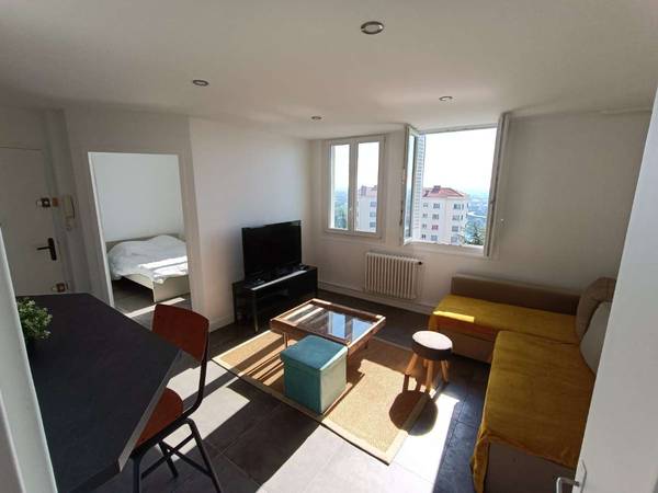 Colocation / Appartement 4 pièces de 66 m², La Mulatière, Rue de la Navarre / Photo 2