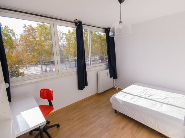 Colocation / Appartement 6 pièces de 89 m², Paris / Photo 2