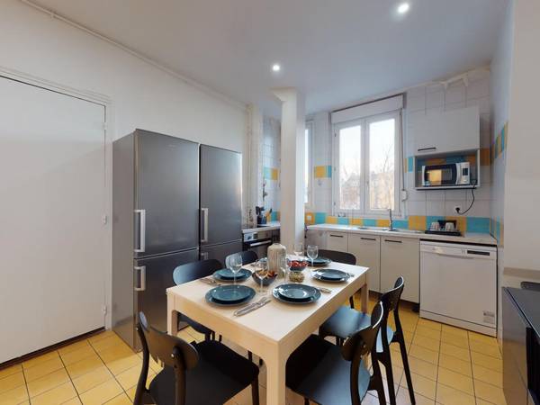 Colocation / Appartement 8 pièces de 180 m², Vitry-sur-Seine, 7 Avenue de la République, / Photo 3