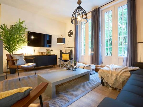 Colocation / Appartement 9 pièces de 173 m², Reims, Place Drouet d'Erlon / Photo 2