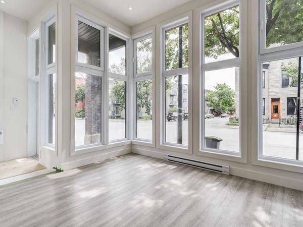 Colocation / Appartement 5 pièces de 1900 m², Montréal, Rue Sainte-Catherine Est / Photo 2