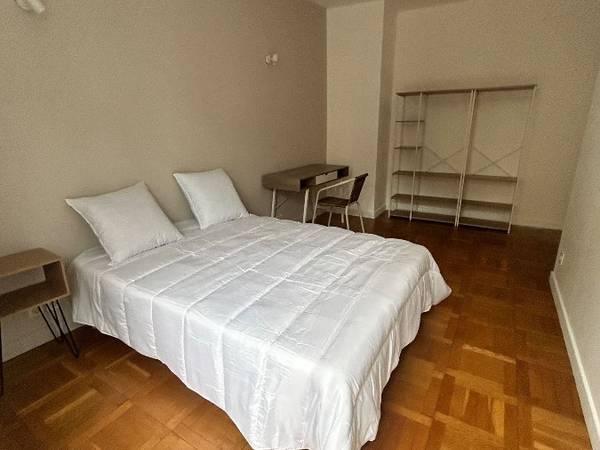 Flatsharing / 5-bedroom flat · 132 m², Saint-Étienne, Rue du Onze Novembre / Photo 2