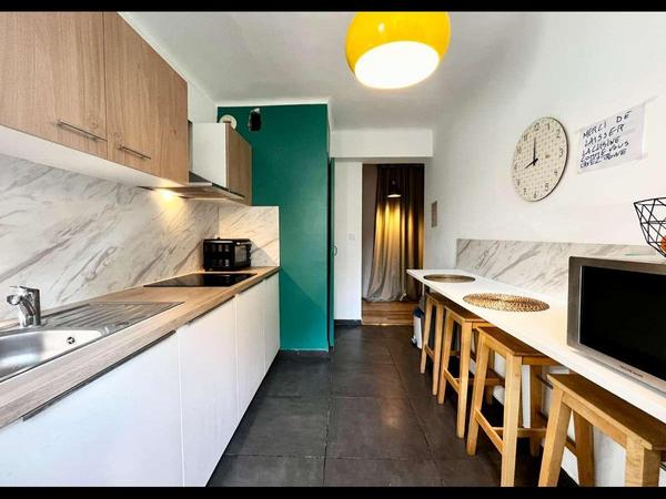 Colocation / Appartement 5 pièces de 72 m², Marseille, Boulevard National / Photo 2