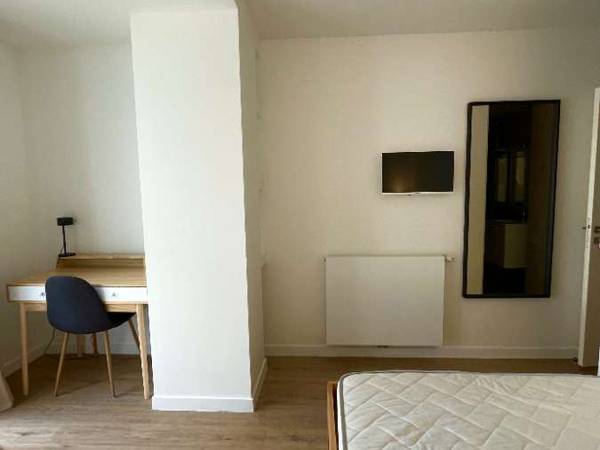 Colocation / Maison 10 pièces de 260 m², Villeurbanne, Rue Mauvert / Photo 2