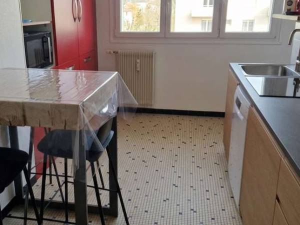 Colocation / Appartement 4 pièces de 81 m², Dijon, Rue Jules d'Arbaumont / Photo 2