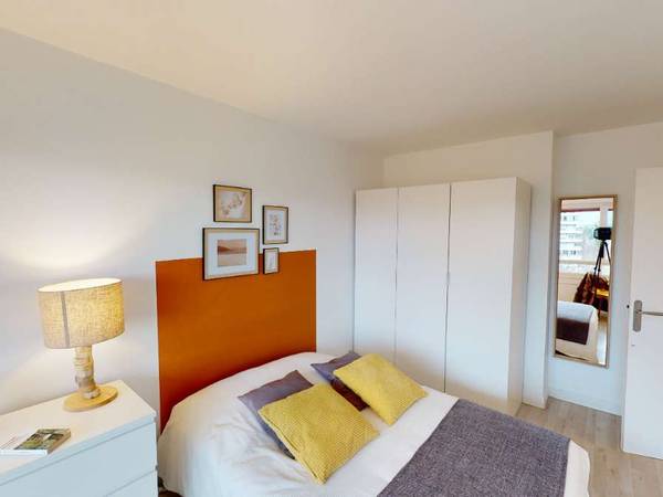 Colocation / Appartement 6 pièces de 85 m², Nanterre, Rue Salvador Allende / Photo 2