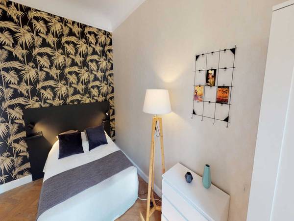 Colocation / Appartement 5 pièces de 140 m², Lille, Place du Maréchal Leclerc / Photo 2